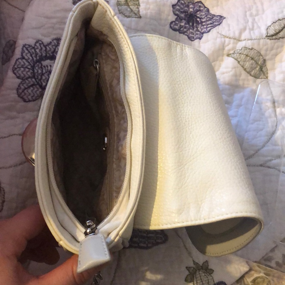 White/gray/tan interior Charming Charlie clutch - Picture 3 of 4